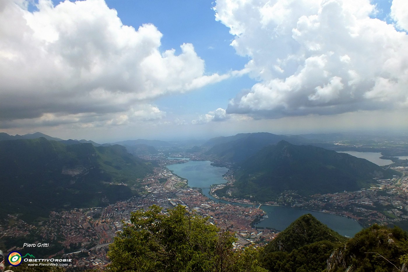 86 Spettacolare vista su Lecco, suoi laghi e monti.JPG